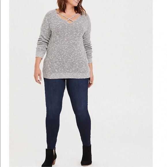 Torrid Criss Cross Gray Marled Long Sleeve Sweater Size 1 or 1X - Picture 1 of 11